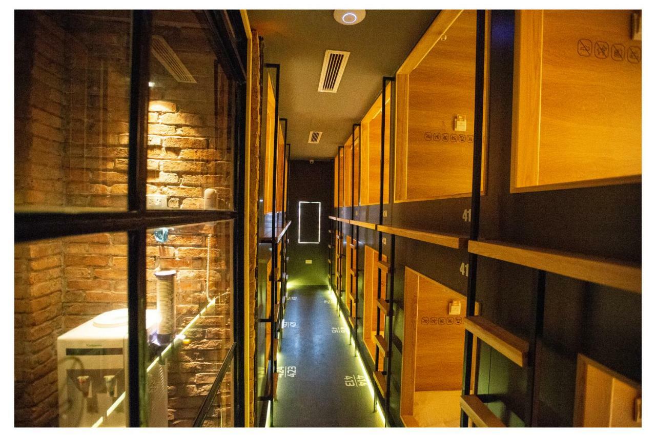 האנוי Khan Hoang Capsule Hotel (Adults Only) מראה חיצוני תמונה
