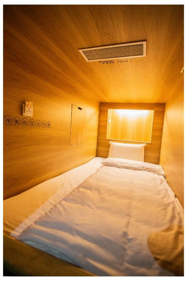 האנוי Khan Hoang Capsule Hotel (Adults Only) מראה חיצוני תמונה