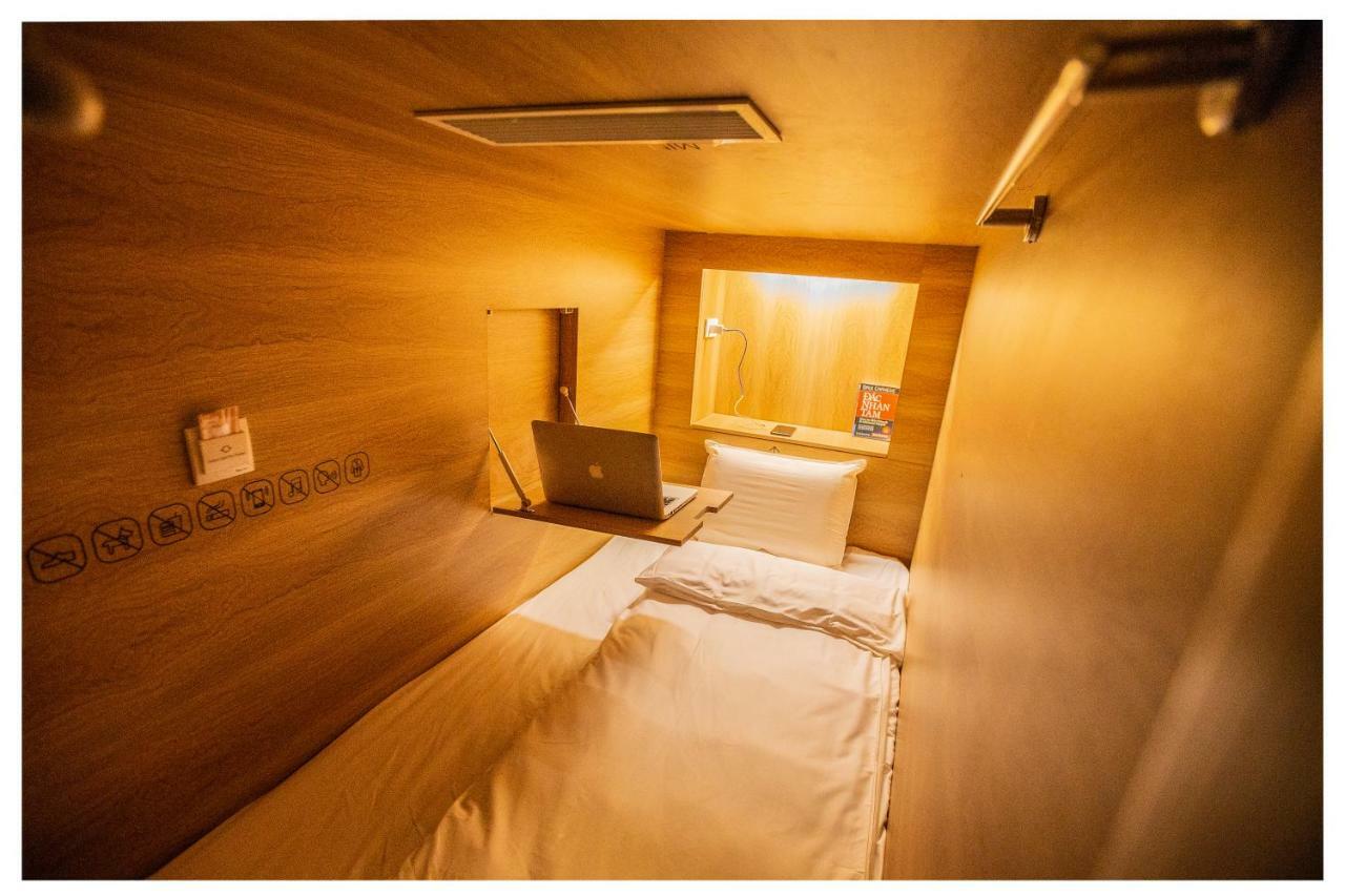 האנוי Khan Hoang Capsule Hotel (Adults Only) מראה חיצוני תמונה